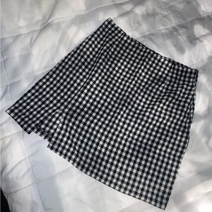 Black and white checkered skirt size xs (stretchy could fit small-medium)